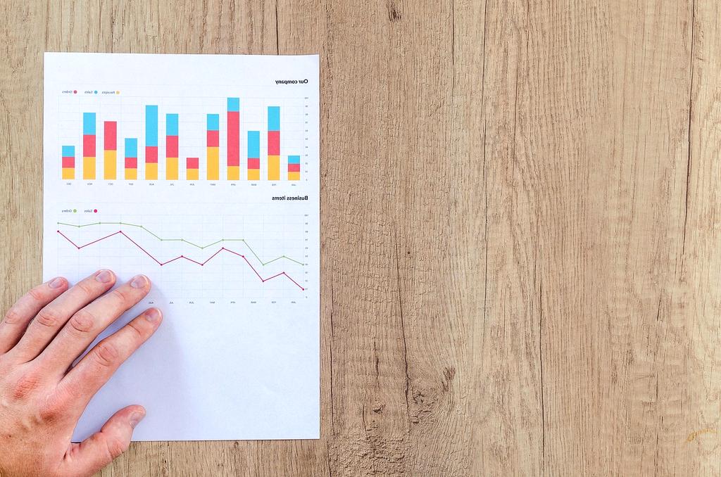 Instructor explaining data visualization to professionals